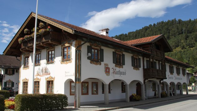 Rathaus Wallgau Sommer, © Florian Neuner