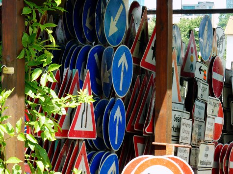 Verkehrsschilder, © Bild von moritz320 auf Pixabay 